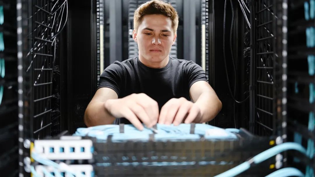 为网络管理员导航生成式 AI